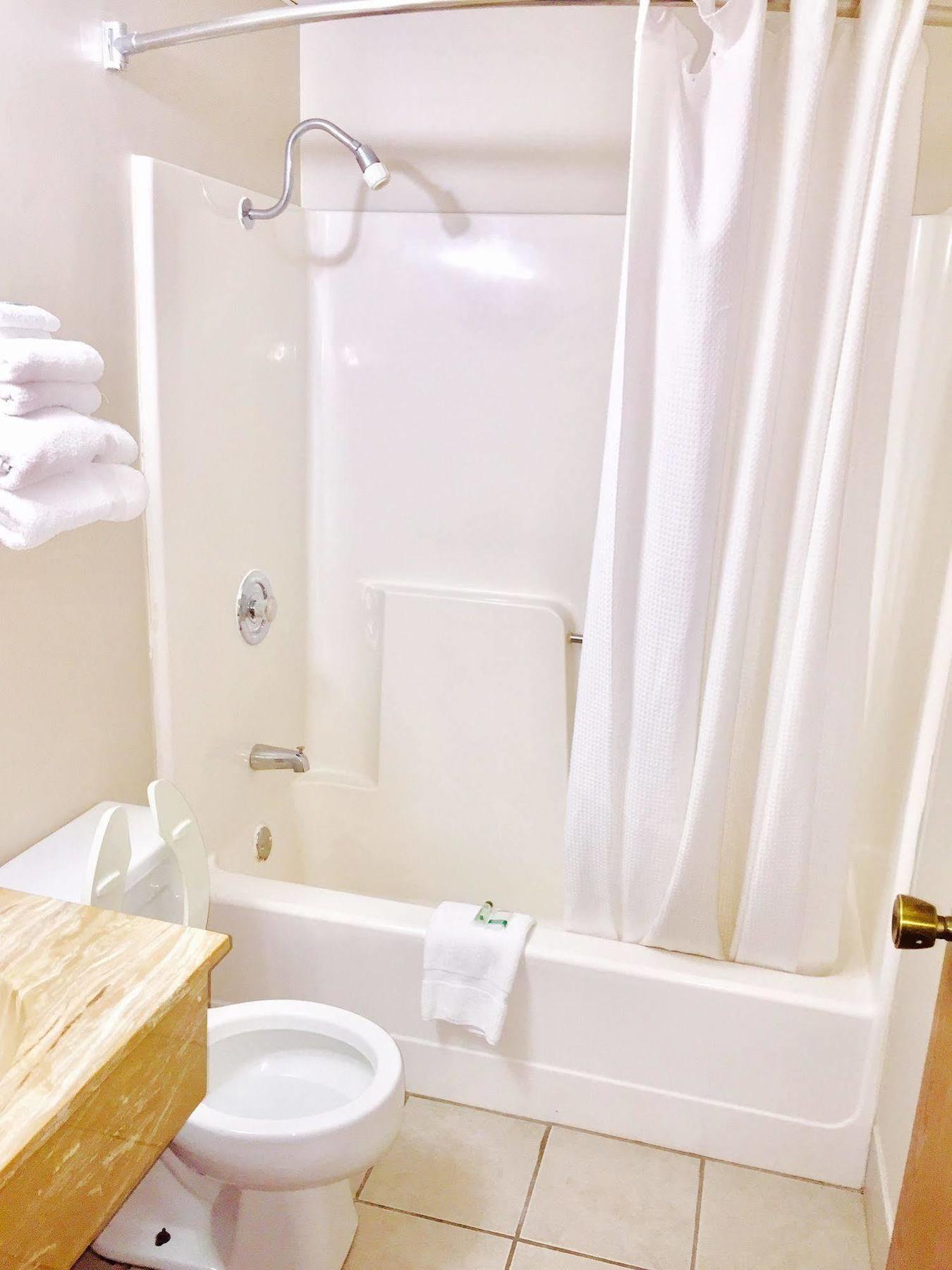Lyons Inn Екстер'єр фото